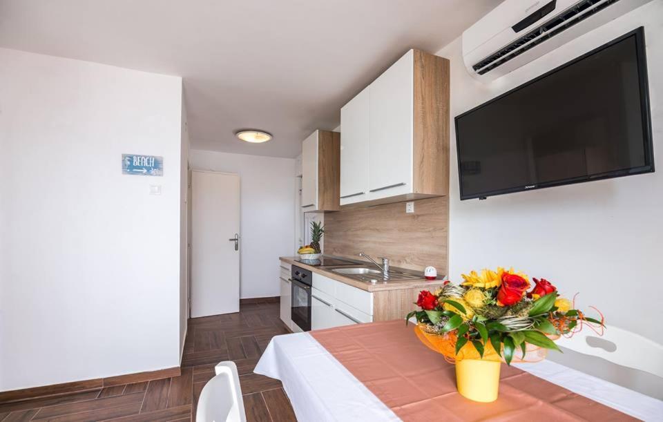 Apartments Dora Vantacici Dış mekan fotoğraf