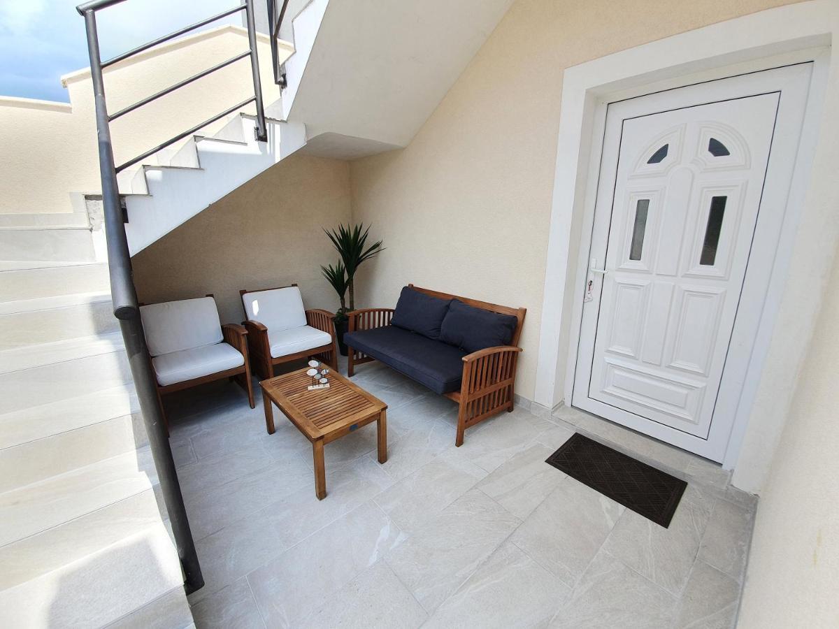 Apartments Dora Vantacici Dış mekan fotoğraf