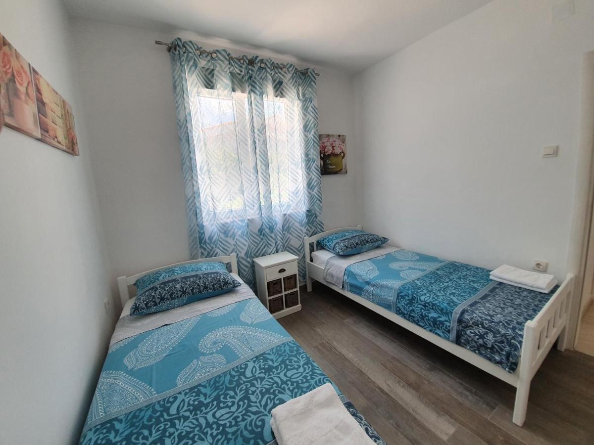 Apartments Dora Vantacici Dış mekan fotoğraf