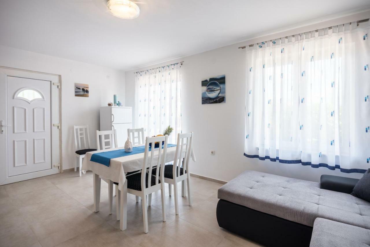 Apartments Dora Vantacici Dış mekan fotoğraf