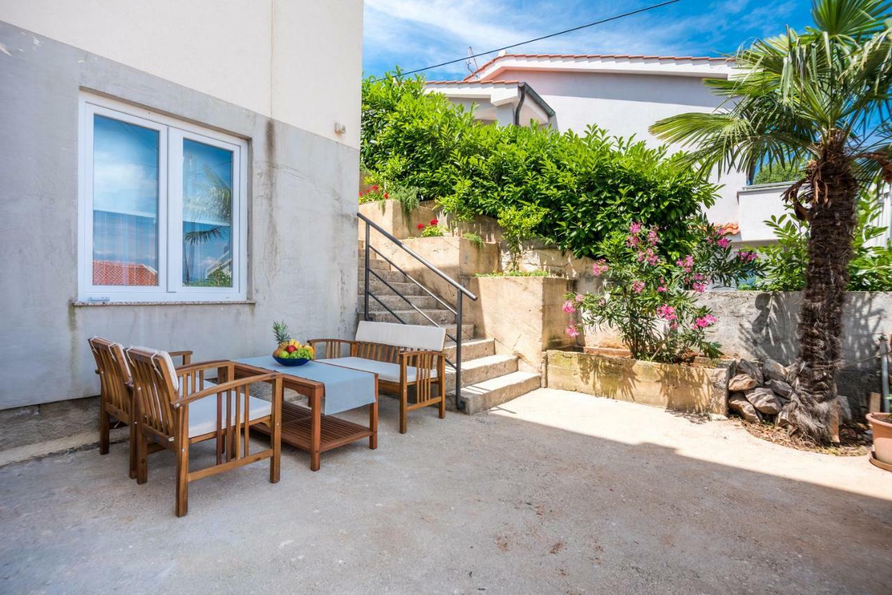Apartments Dora Vantacici Dış mekan fotoğraf