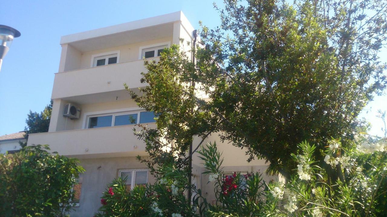 Apartments Dora Vantacici Dış mekan fotoğraf